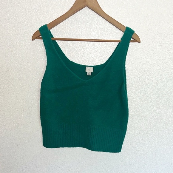 a new day Tops - A New Day Green V Neck 100% Nylon Sweater Crop Tank Top